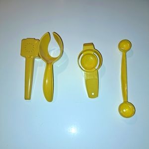 4 piece Vintage Tupperware